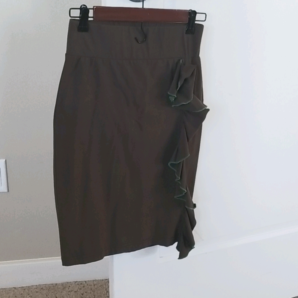 Brown pencil skirt with ruffle